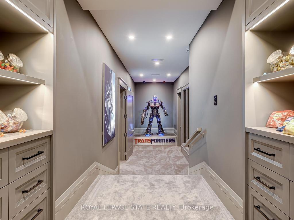 









1272


Fiddlers Green

Road,
Hamilton,




ON
L9G 3L1

