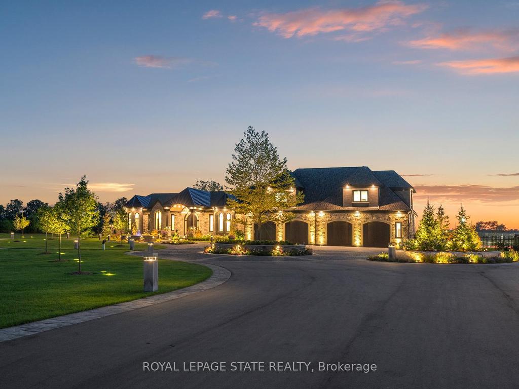 









1272


Fiddlers Green

Road,
Hamilton,




ON
L9G 3L1

