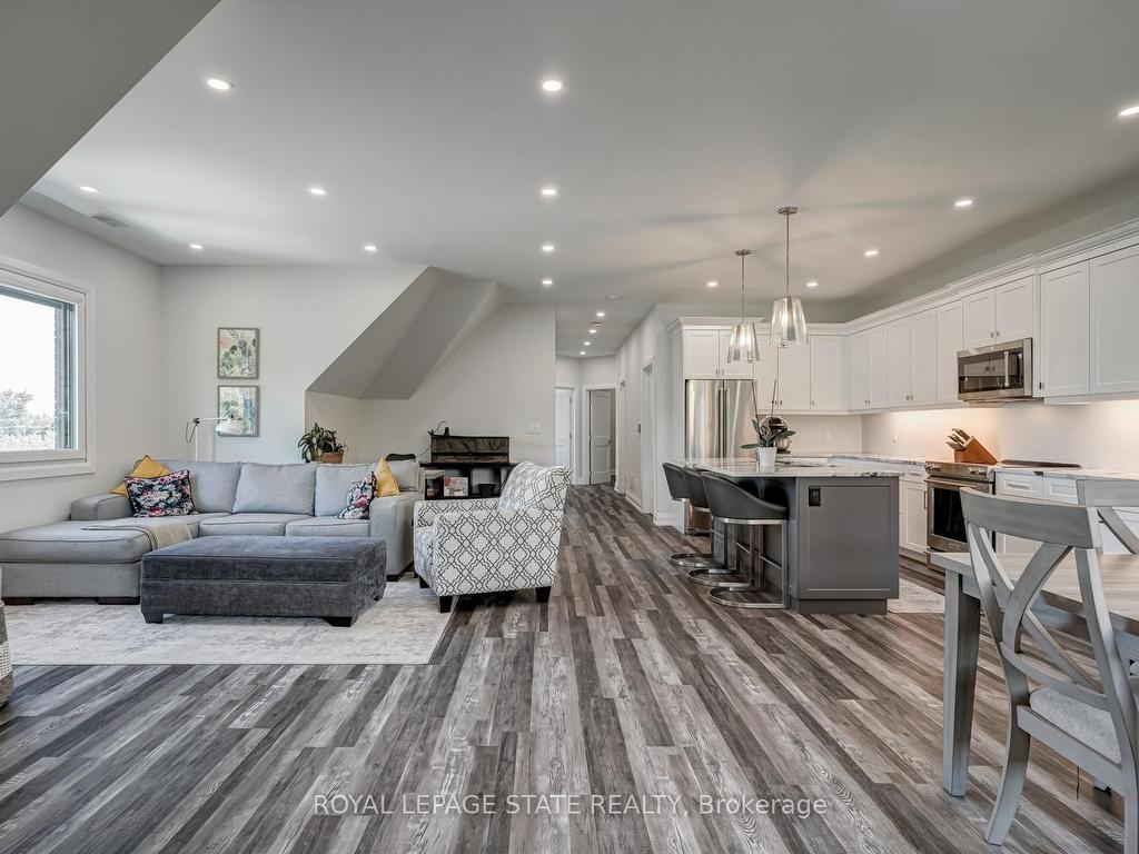 









1272


Fiddlers Green

Road,
Hamilton,




ON
L9G 3L1

