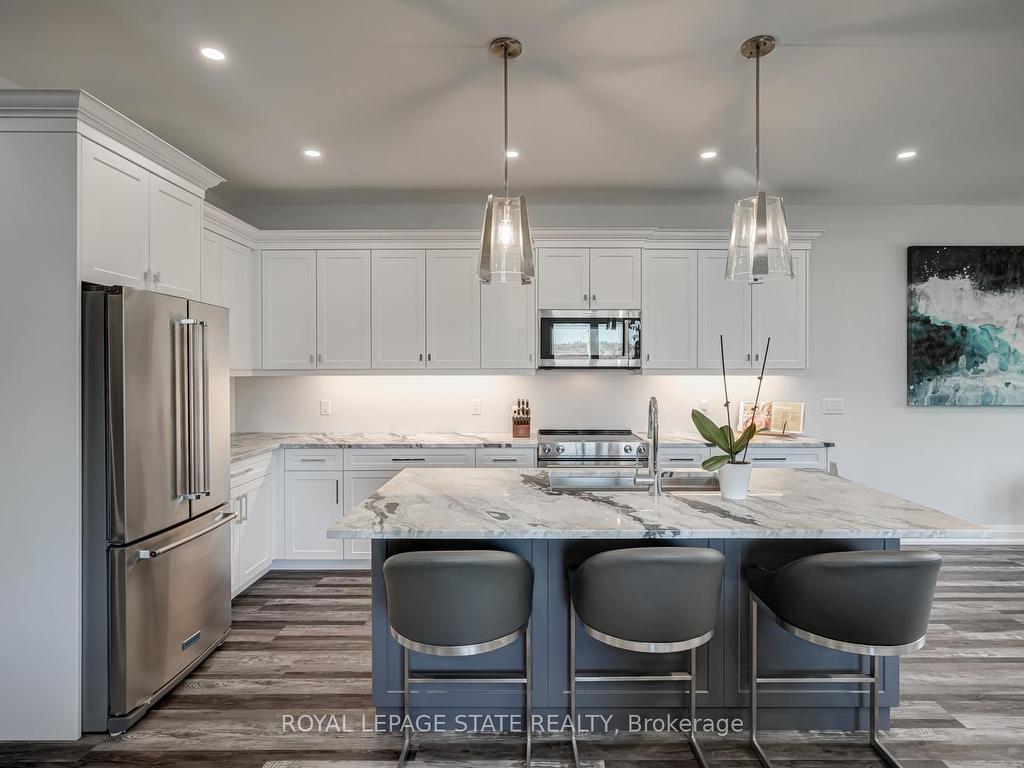 









1272


Fiddlers Green

Road,
Hamilton,




ON
L9G 3L1

