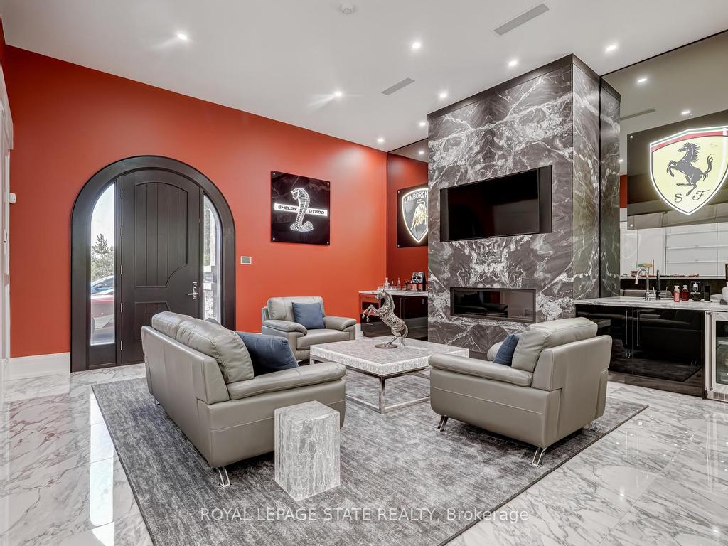 









1272


Fiddlers Green

Road,
Hamilton,




ON
L9G 3L1

