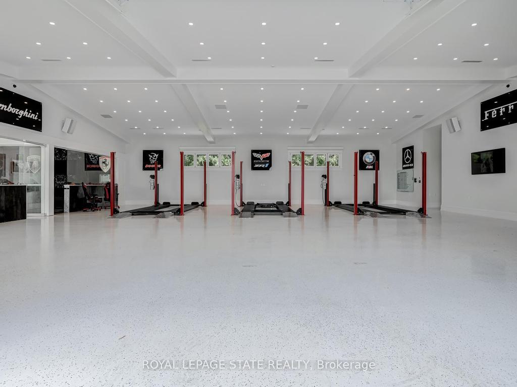 









1272


Fiddlers Green

Road,
Hamilton,




ON
L9G 3L1

