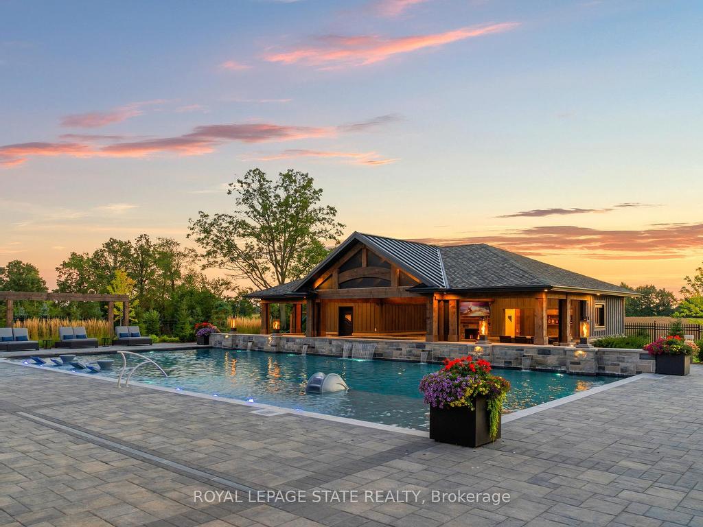 









1272


Fiddlers Green

Road,
Hamilton,




ON
L9G 3L1

