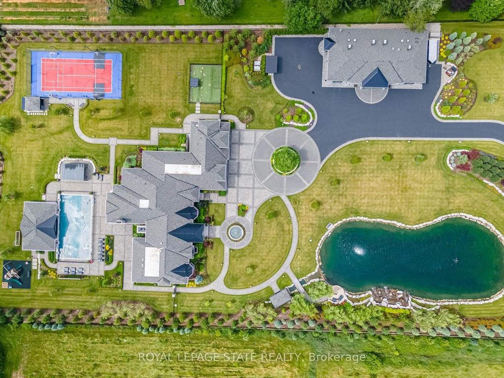 









1272


Fiddlers Green

Road,
Hamilton,




ON
L9G 3L1

