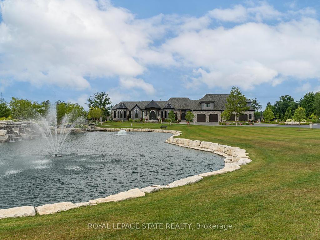 









1272


Fiddlers Green

Road,
Hamilton,




ON
L9G 3L1

