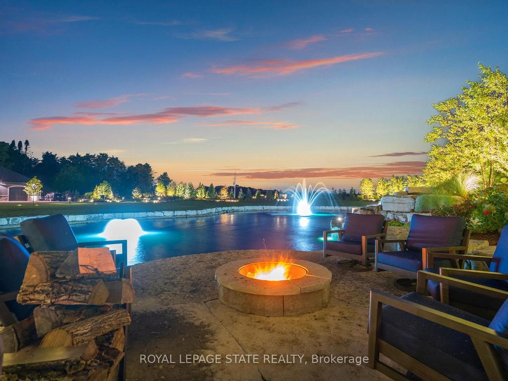 









1272


Fiddlers Green

Road,
Hamilton,




ON
L9G 3L1

