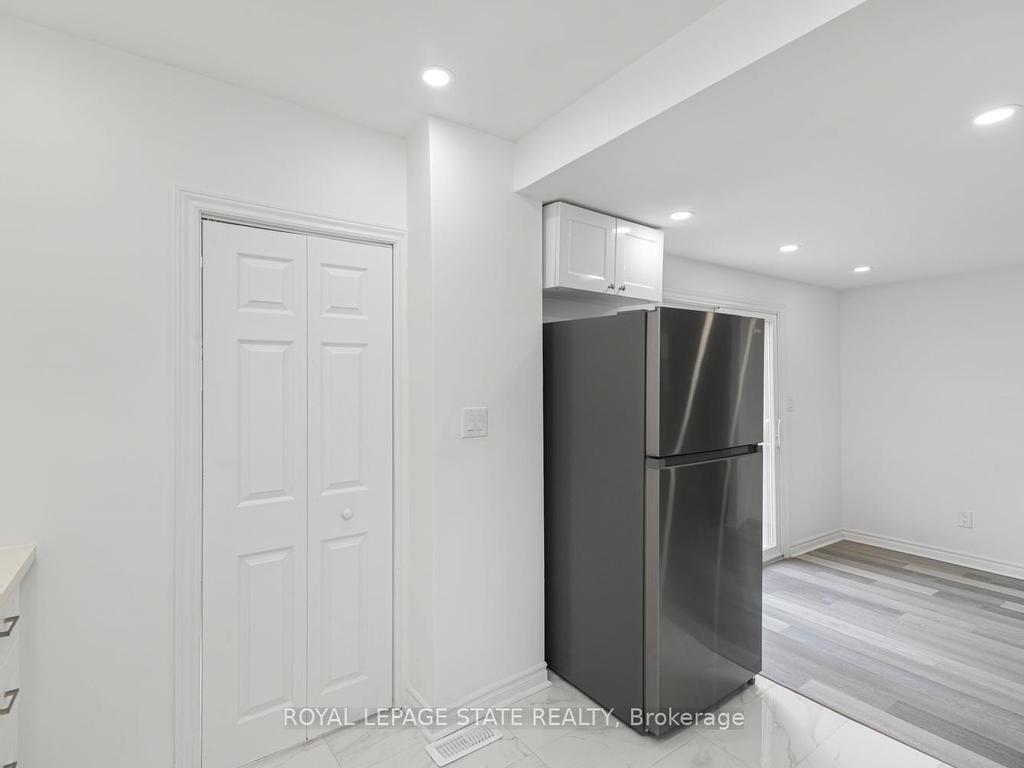 









333


Britannia

Avenue,
Hamilton,




ON
L8H 1Y4

