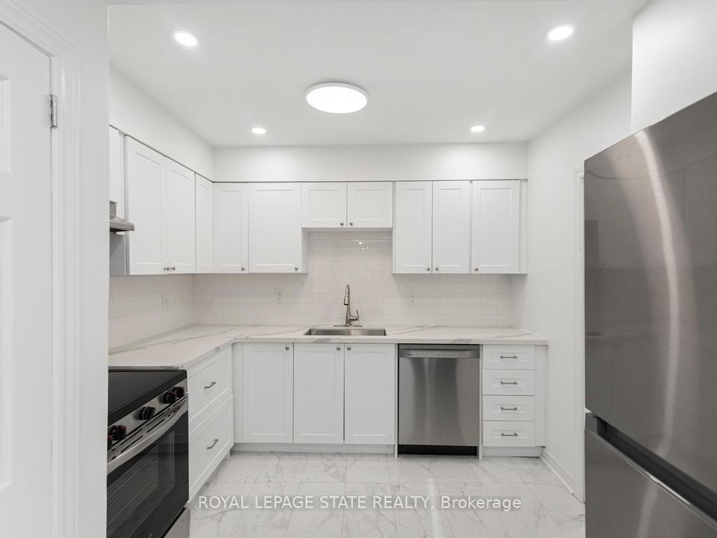 









333


Britannia

Avenue,
Hamilton,




ON
L8H 1Y4


