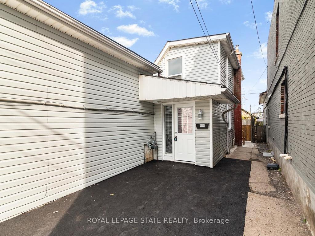 









333


Britannia

Avenue,
Hamilton,




ON
L8H 1Y4

