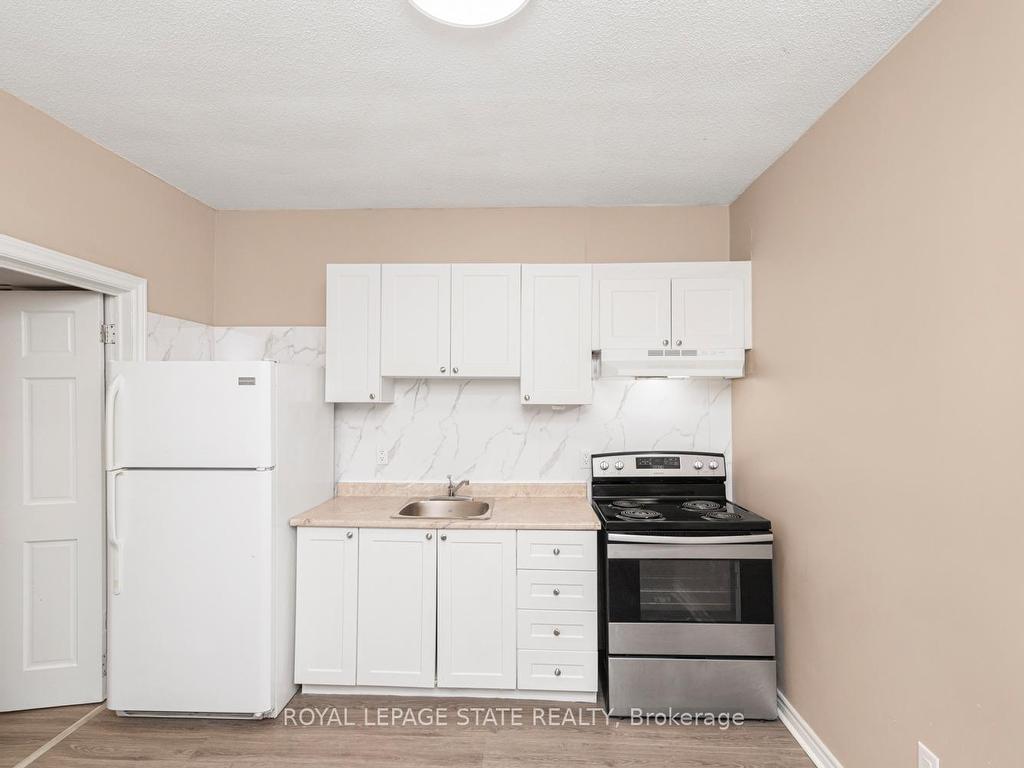 









333


Britannia

Avenue,
Hamilton,




ON
L8H 1Y4

