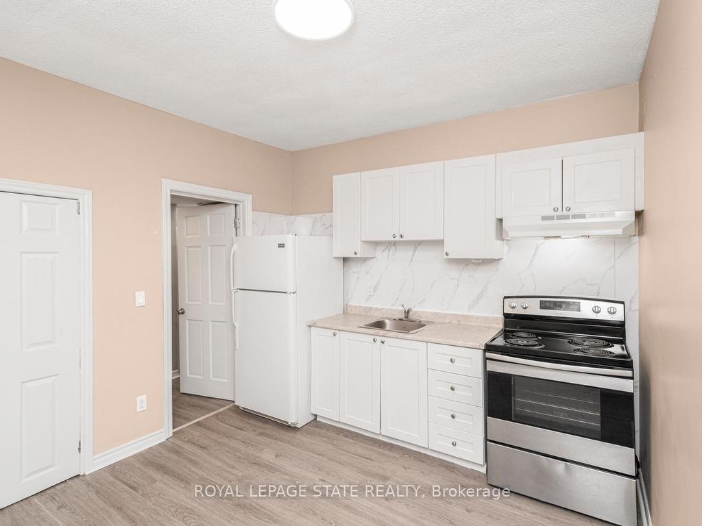 









333


Britannia

Avenue,
Hamilton,




ON
L8H 1Y4


