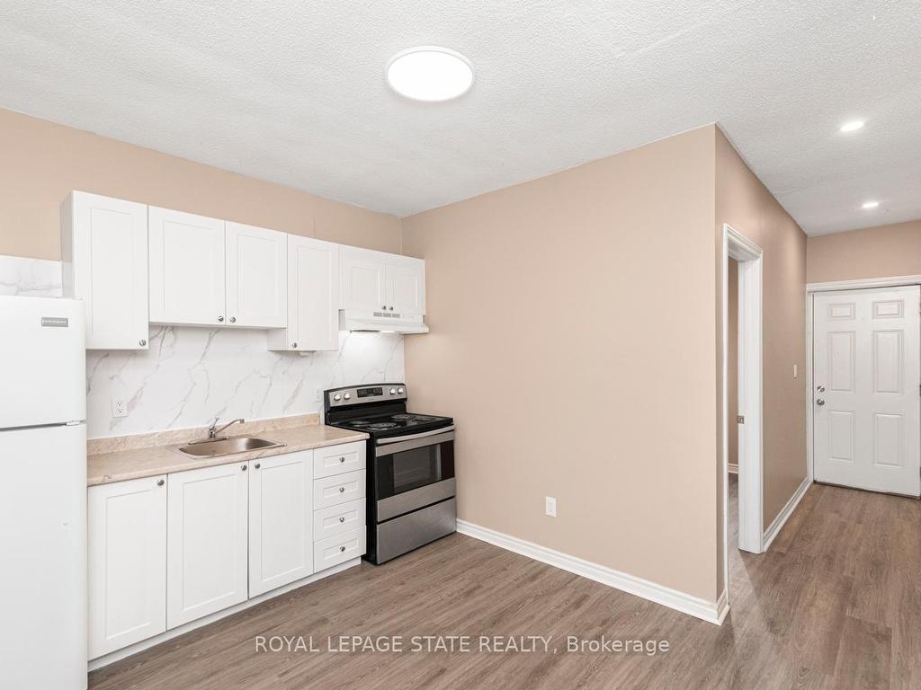 









333


Britannia

Avenue,
Hamilton,




ON
L8H 1Y4

