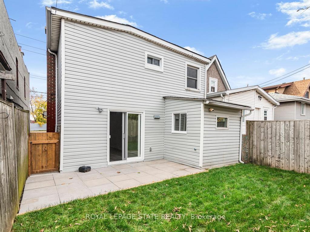 









333


Britannia

Avenue,
Hamilton,




ON
L8H 1Y4

