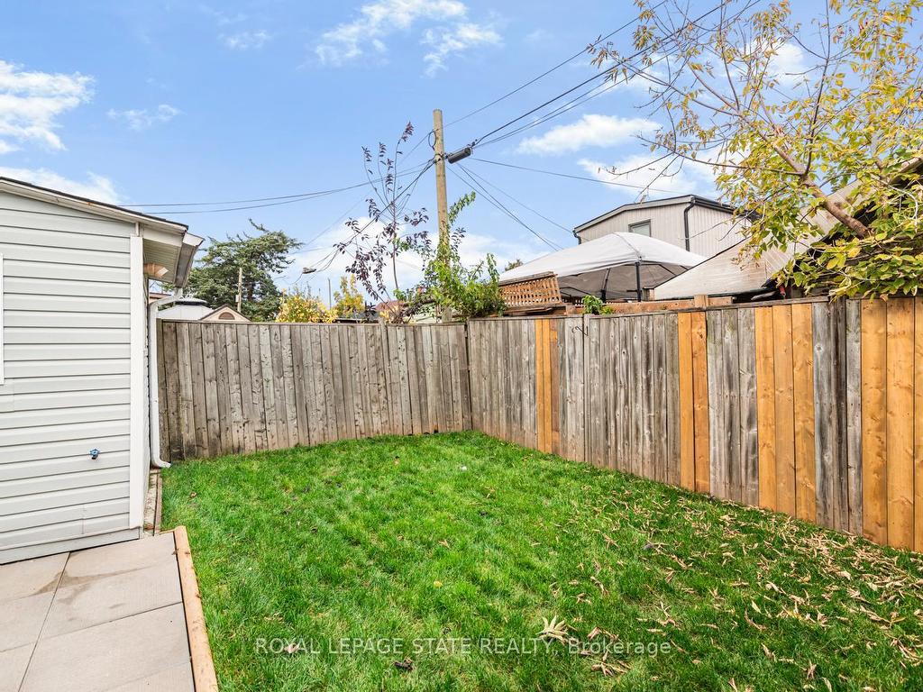 









333


Britannia

Avenue,
Hamilton,




ON
L8H 1Y4

