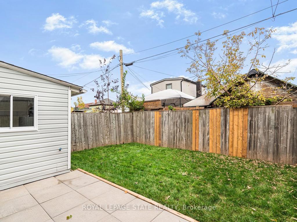









333


Britannia

Avenue,
Hamilton,




ON
L8H 1Y4

