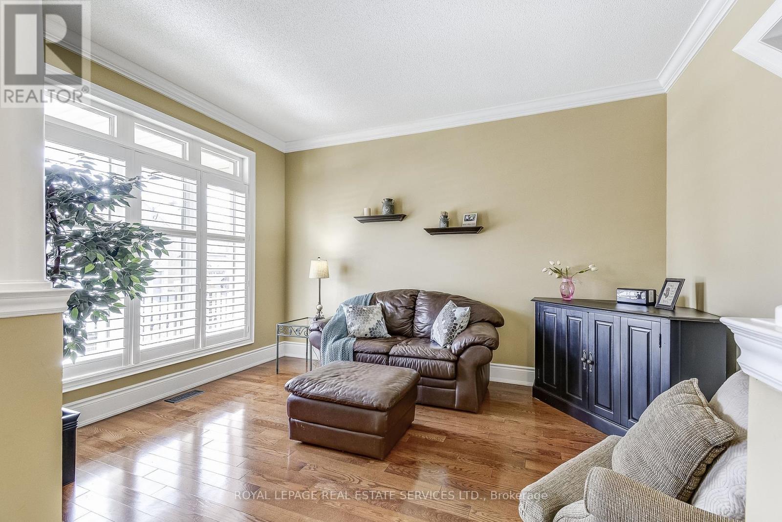 












2235 HATFIELD DRIVE

,
Oakville,




Ontario
L6M4W4


