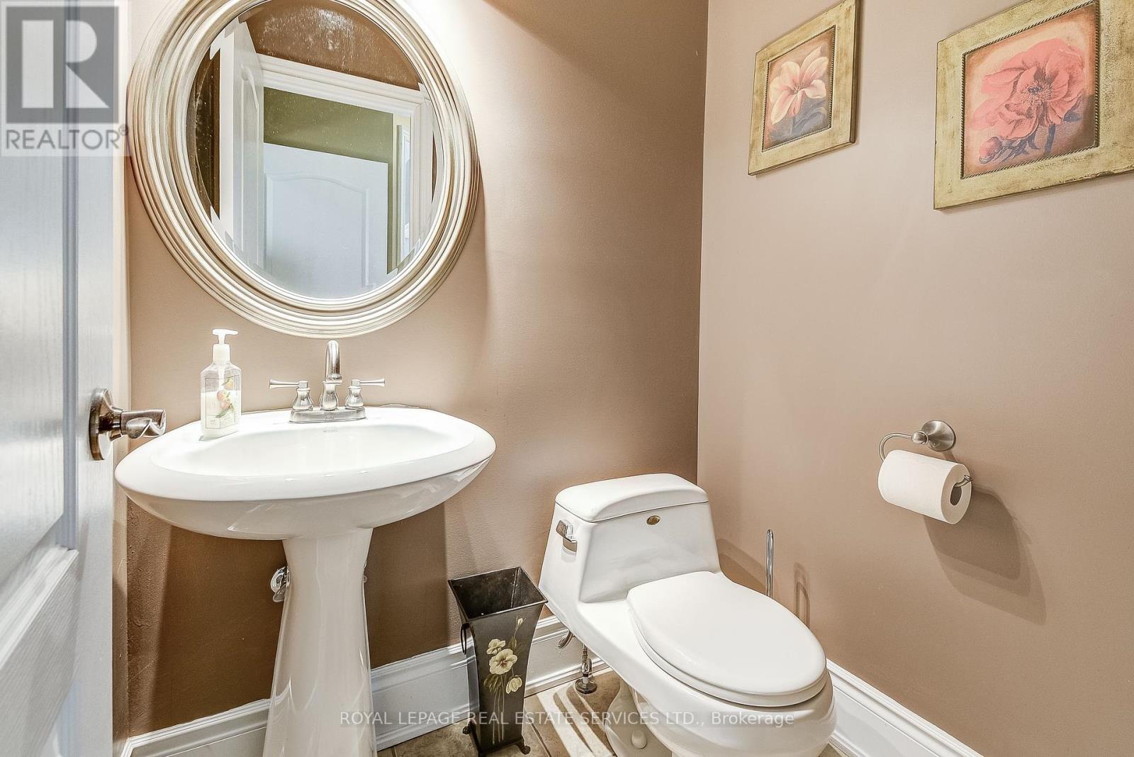 












2235 HATFIELD DRIVE

,
Oakville,




Ontario
L6M4W4

