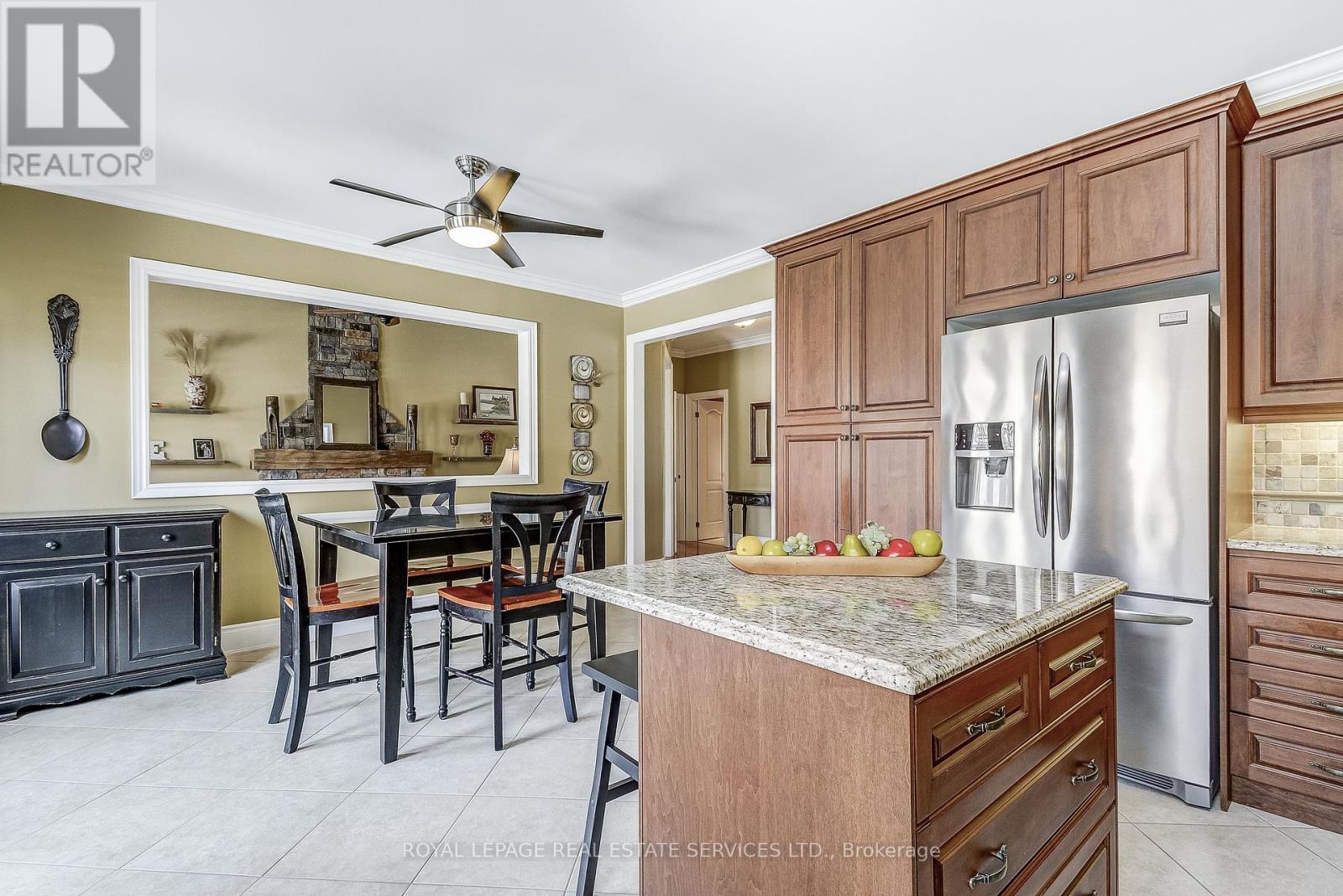 












2235 HATFIELD DRIVE

,
Oakville,




Ontario
L6M4W4

