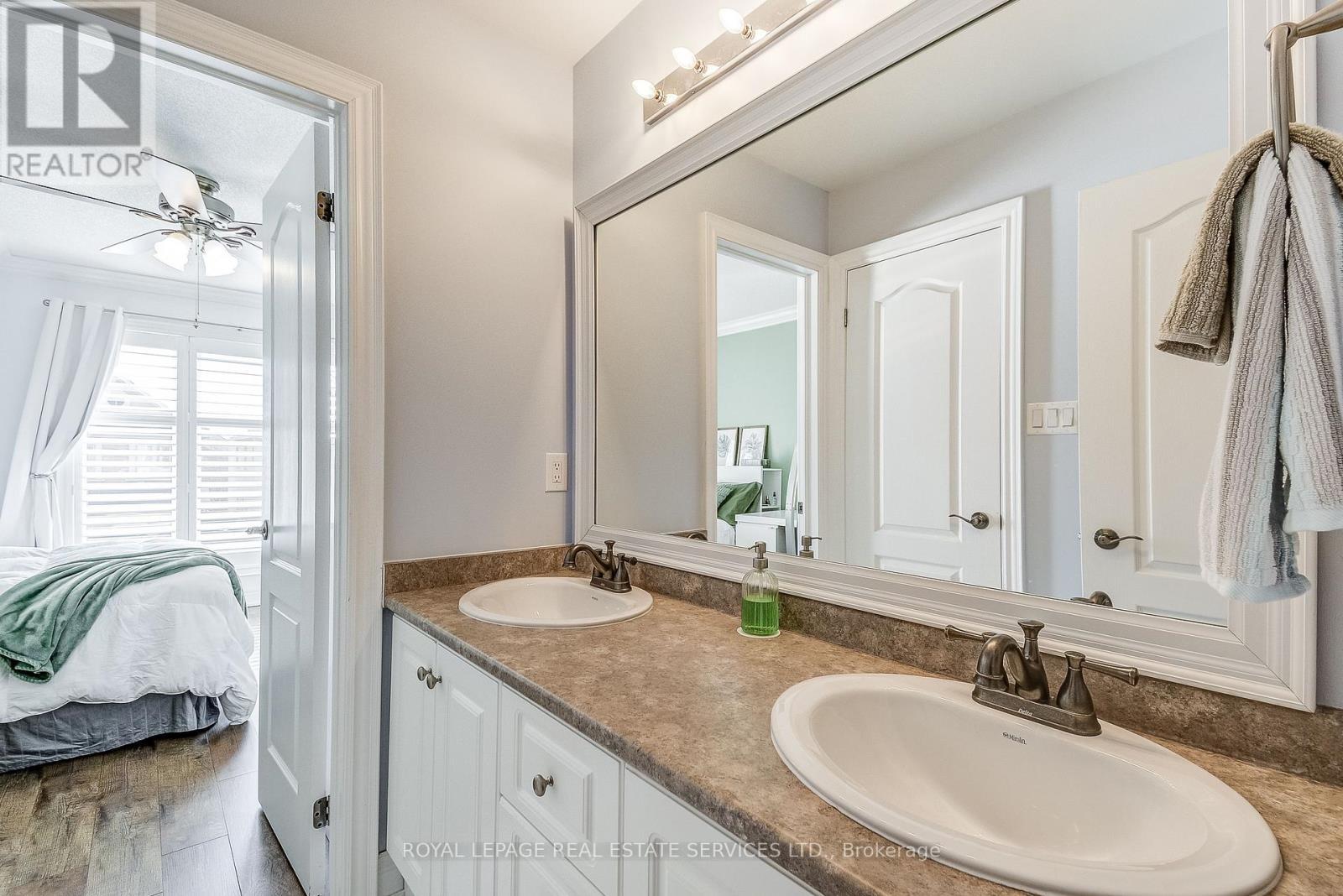 












2235 HATFIELD DRIVE

,
Oakville,




Ontario
L6M4W4

