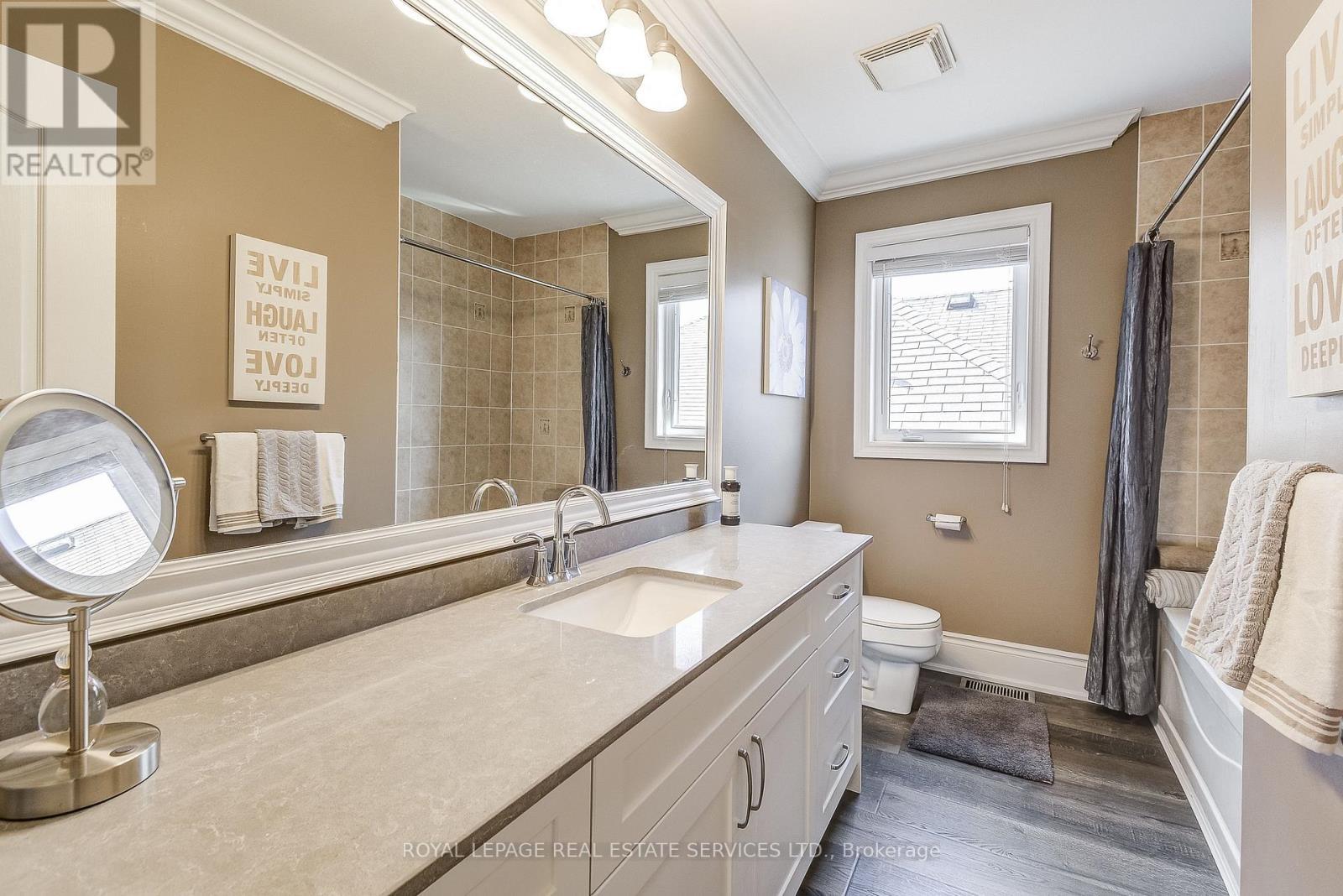 












2235 HATFIELD DRIVE

,
Oakville,




Ontario
L6M4W4

