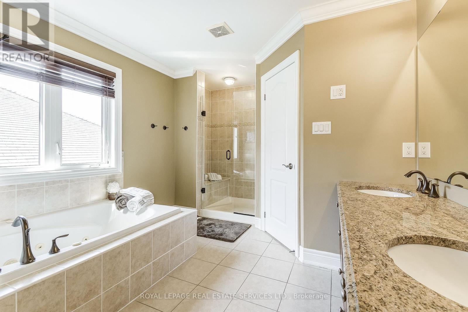 












2235 HATFIELD DRIVE

,
Oakville,




Ontario
L6M4W4

