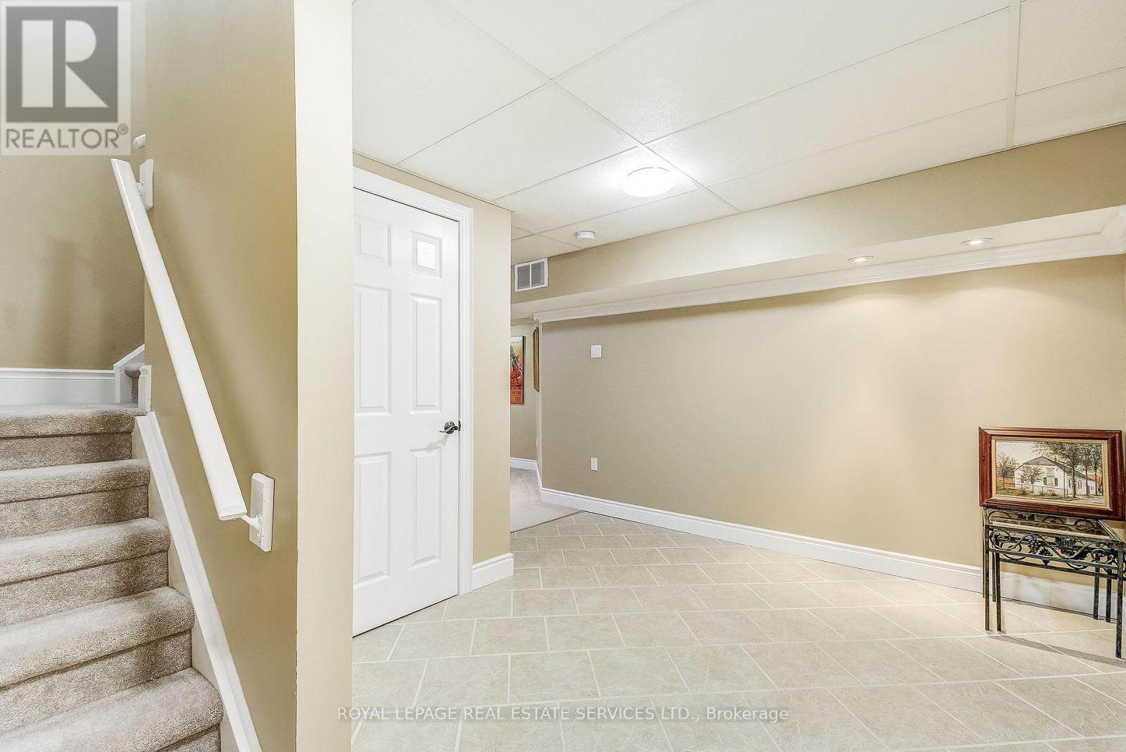 












2235 HATFIELD DRIVE

,
Oakville,




Ontario
L6M4W4

