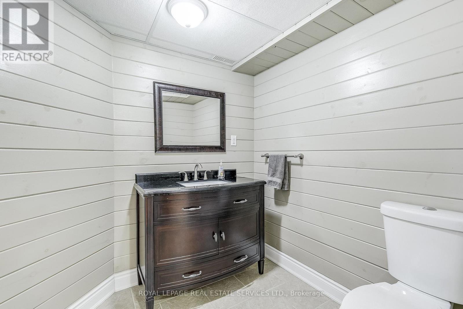 












2235 HATFIELD DRIVE

,
Oakville,




Ontario
L6M4W4


