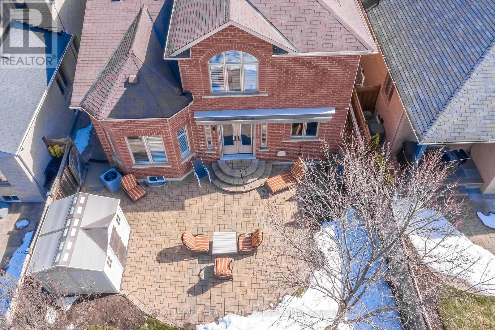 












2235 HATFIELD DRIVE

,
Oakville,




Ontario
L6M4W4

