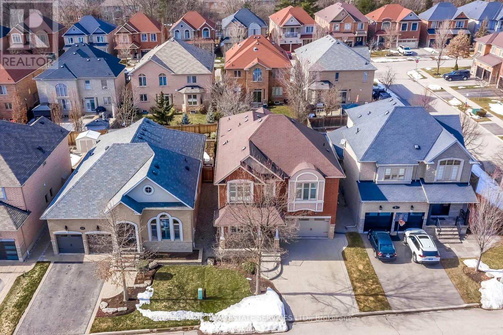 












2235 HATFIELD DRIVE

,
Oakville,




Ontario
L6M4W4

