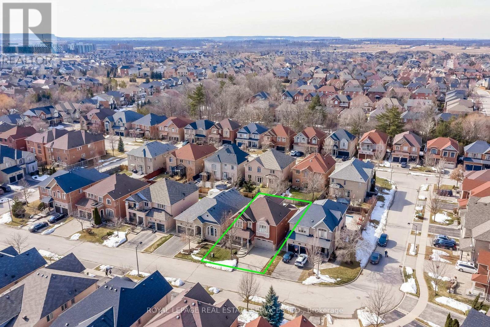 












2235 HATFIELD DRIVE

,
Oakville,




Ontario
L6M4W4

