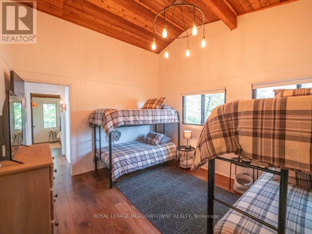 












460 ISLAND

,
The Archipelago,




Ontario
P2A2W8

