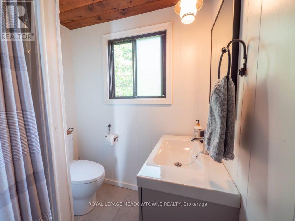 












460 ISLAND

,
The Archipelago,




Ontario
P2A2W8

