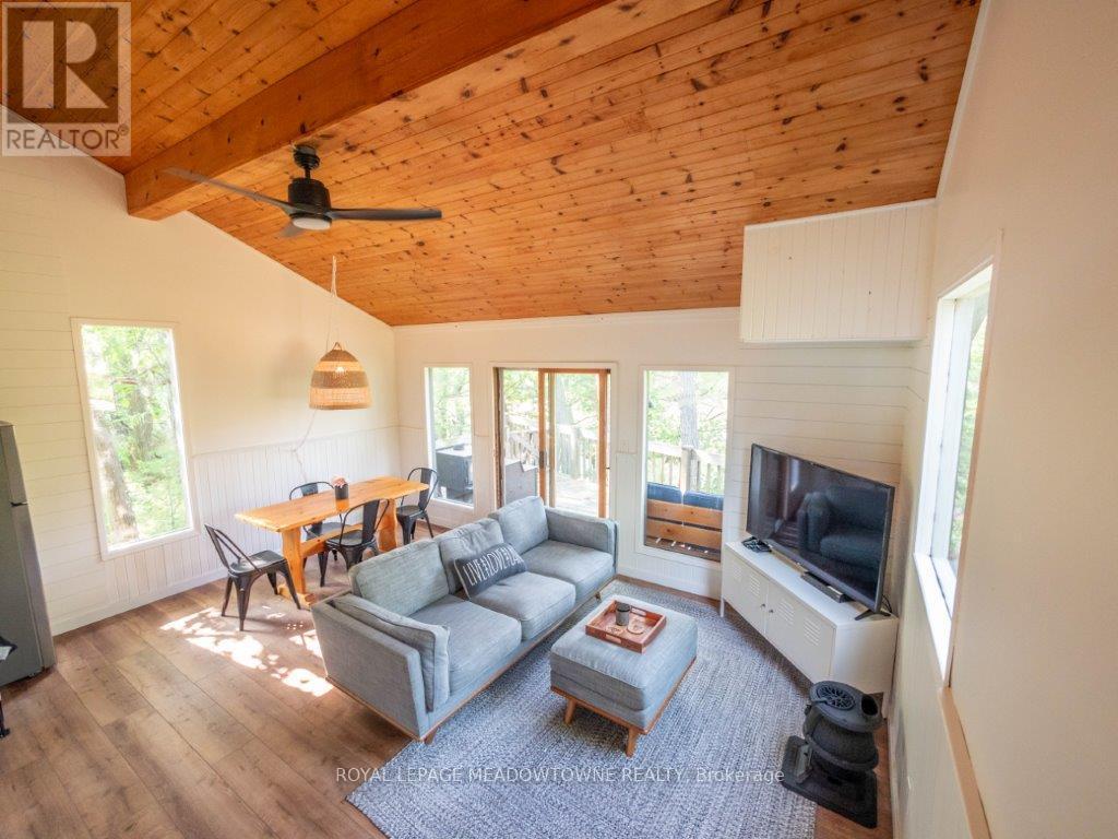 












460 ISLAND

,
The Archipelago,




Ontario
P2A2W8


