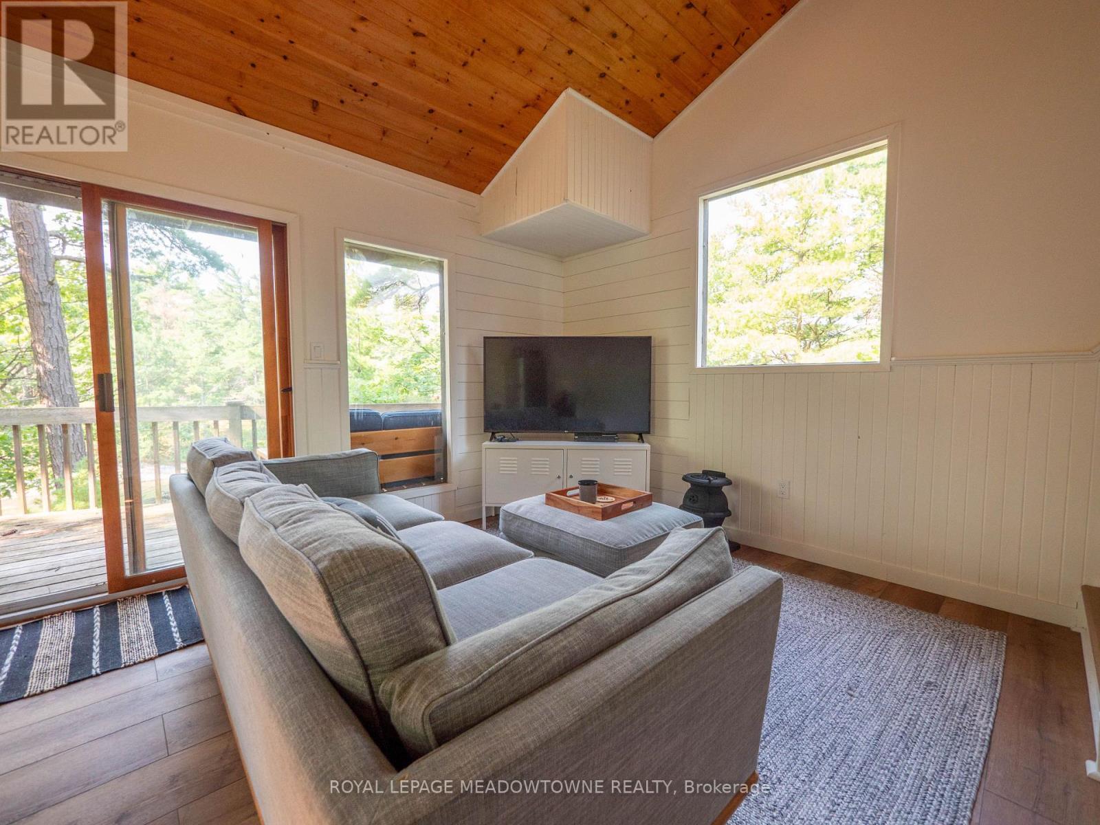 












460 ISLAND

,
The Archipelago,




Ontario
P2A2W8

