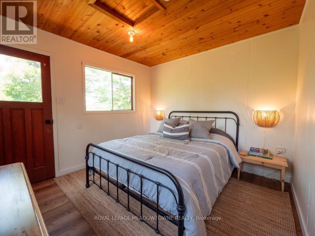 












460 ISLAND

,
The Archipelago,




Ontario
P2A2W8

