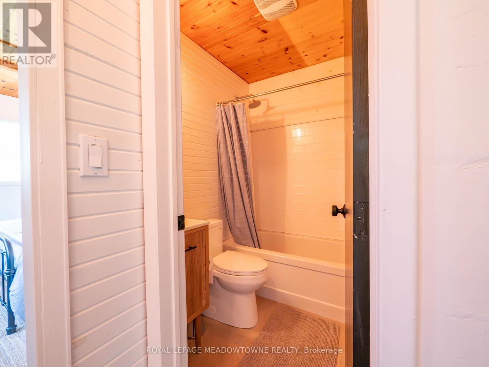 












460 ISLAND

,
The Archipelago,




Ontario
P2A2W8

