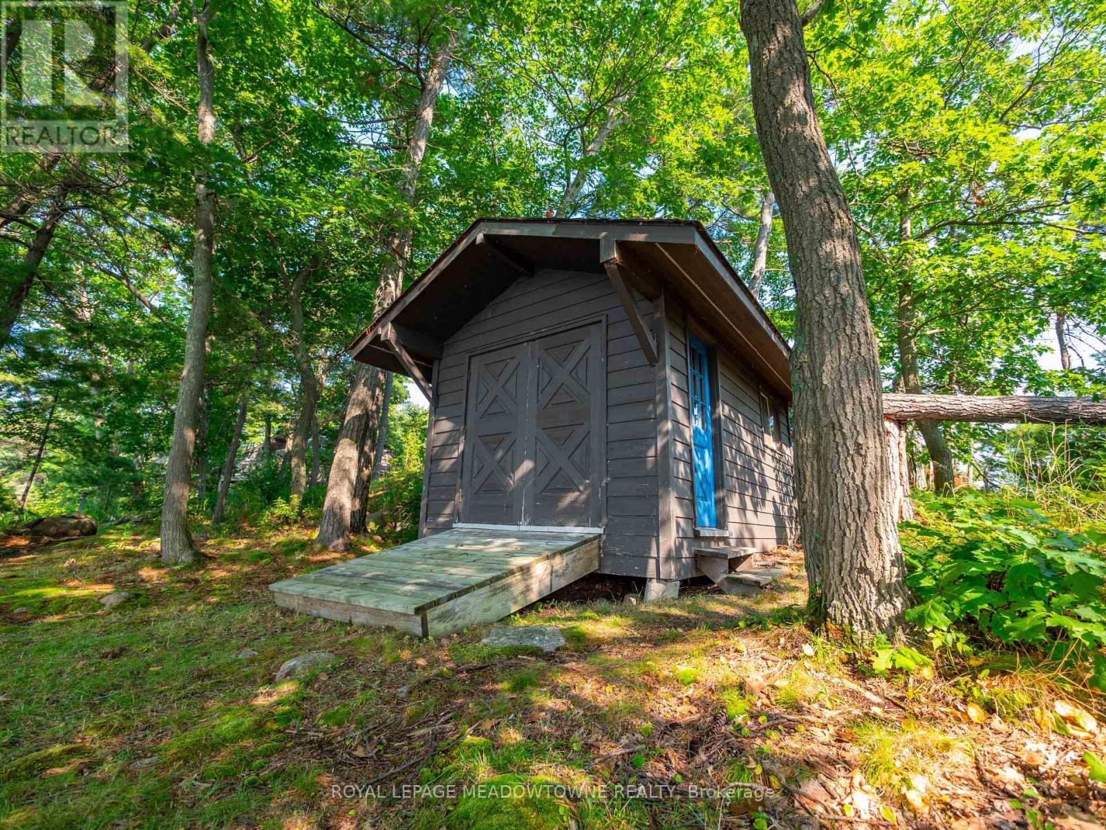 












460 ISLAND

,
The Archipelago,




Ontario
P2A2W8

