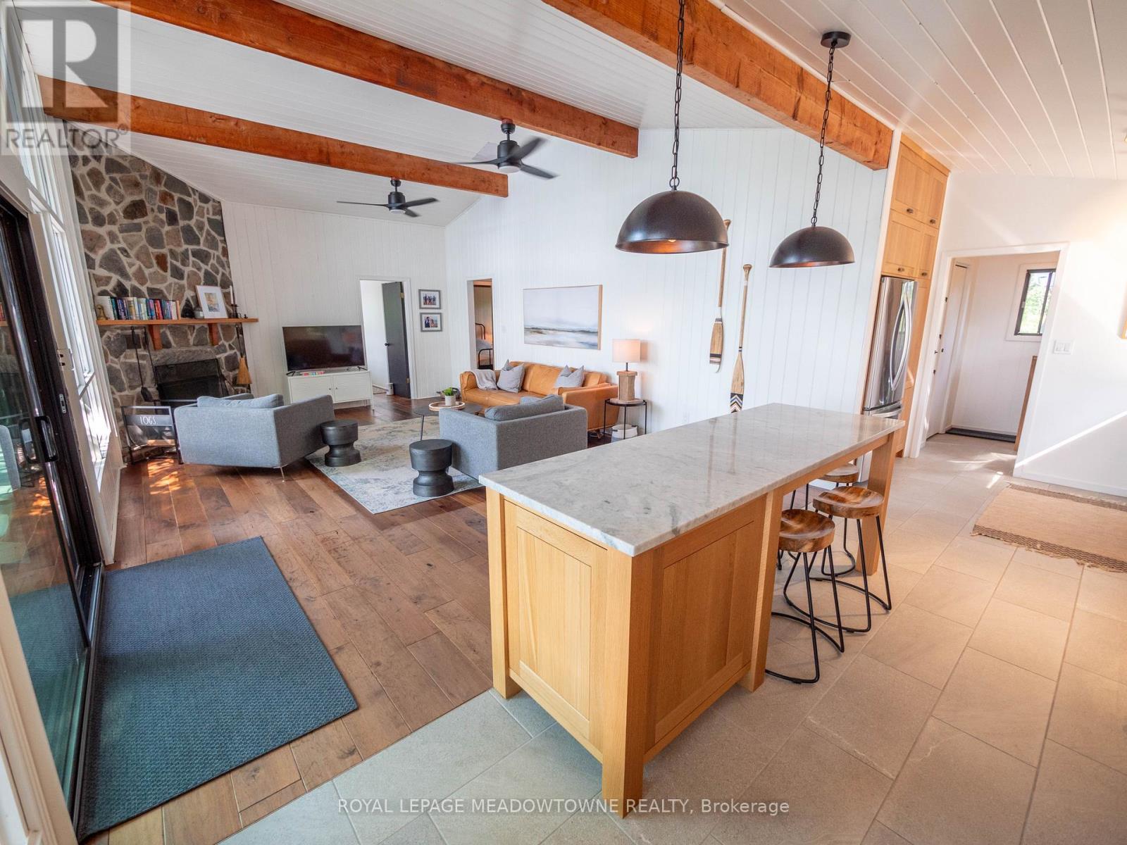 












460 ISLAND

,
The Archipelago,




Ontario
P2A2W8

