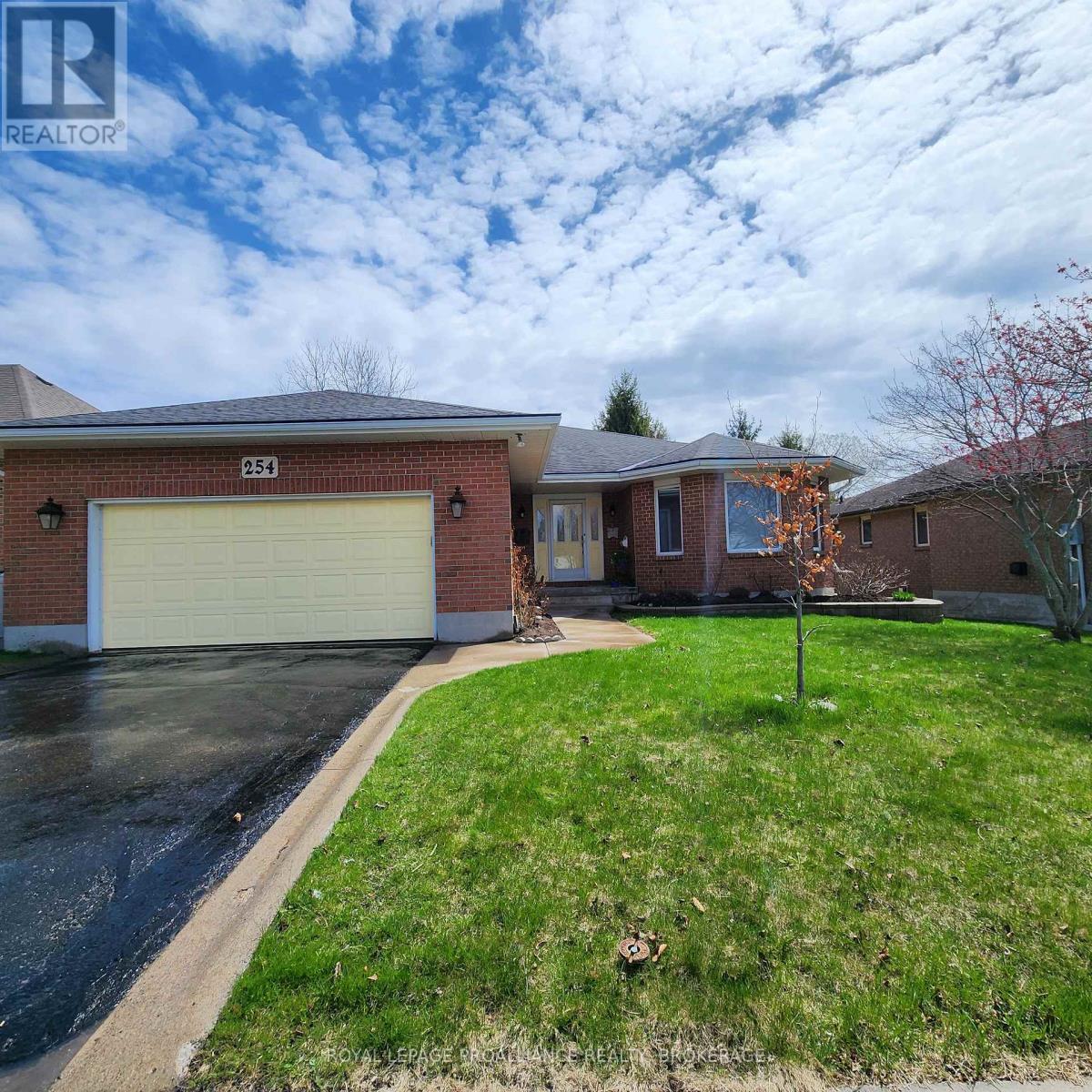 












254 FRIARHILL CRESCENT

,
Kingston (East Gardiners Rd),




Ontario
K7M8P4

