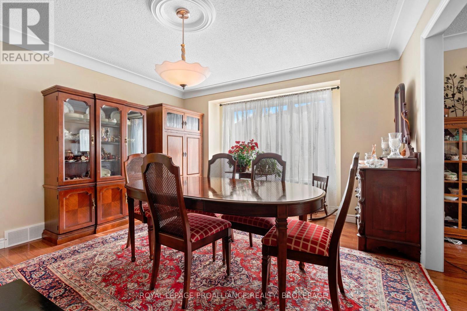 












254 FRIARHILL CRESCENT

,
Kingston (East Gardiners Rd),




Ontario
K7M8P4

