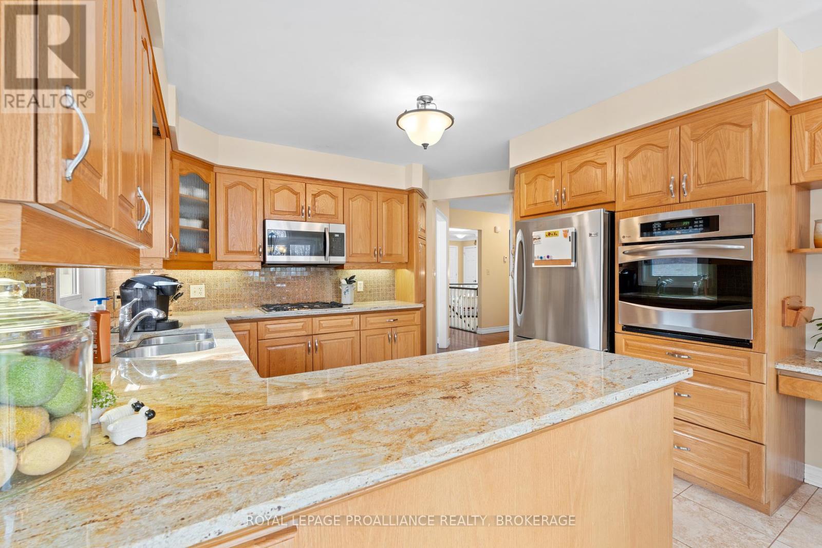 












254 FRIARHILL CRESCENT

,
Kingston (East Gardiners Rd),




Ontario
K7M8P4

