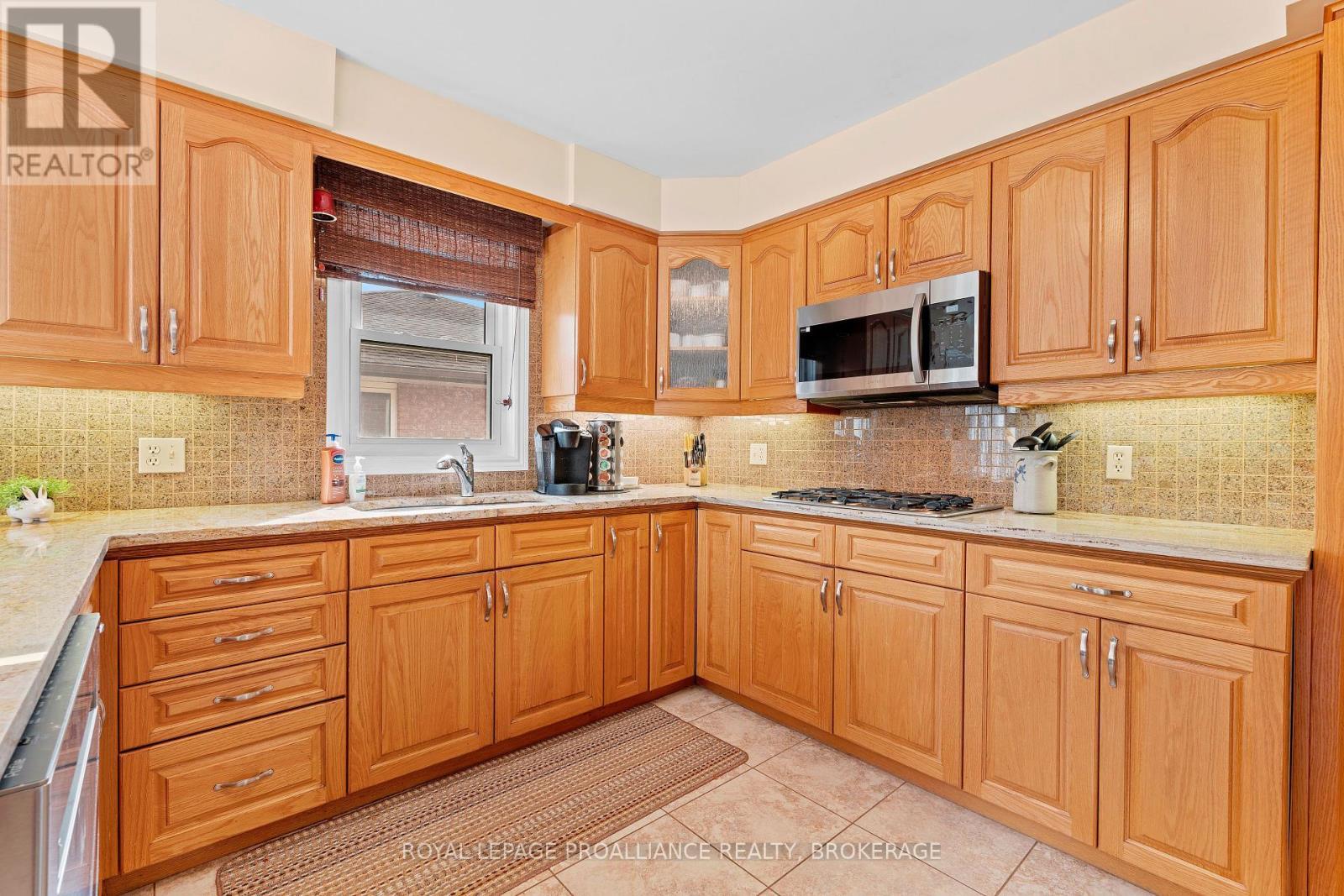 












254 FRIARHILL CRESCENT

,
Kingston (East Gardiners Rd),




Ontario
K7M8P4

