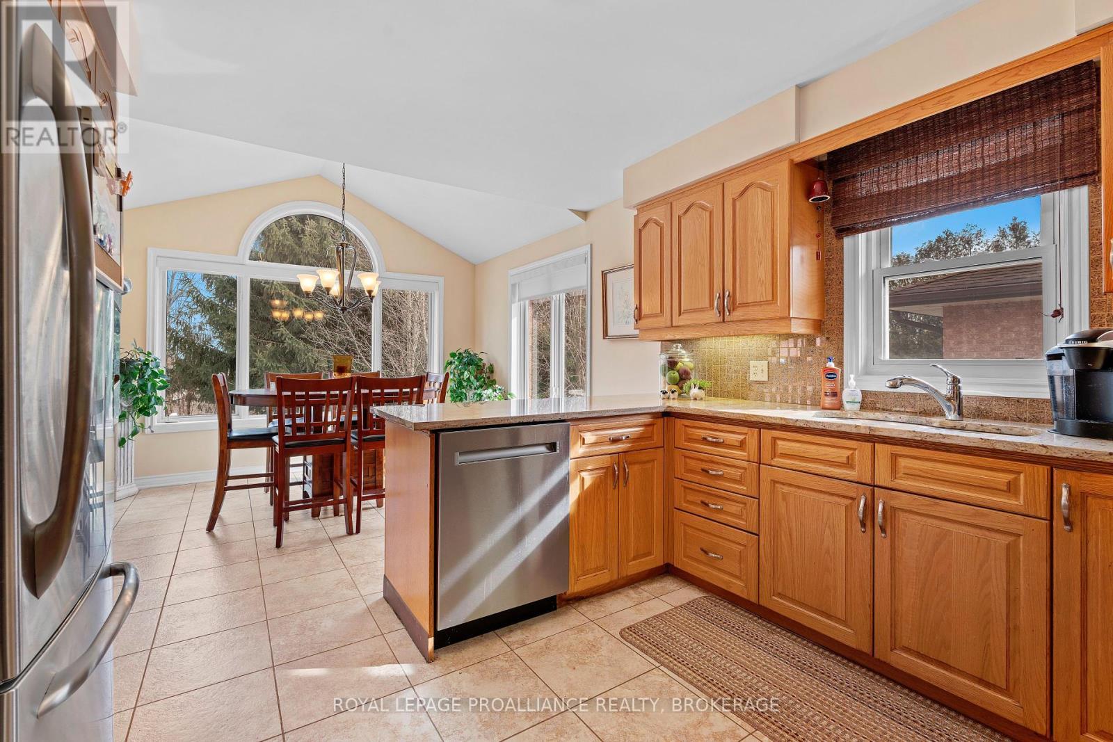 












254 FRIARHILL CRESCENT

,
Kingston (East Gardiners Rd),




Ontario
K7M8P4

