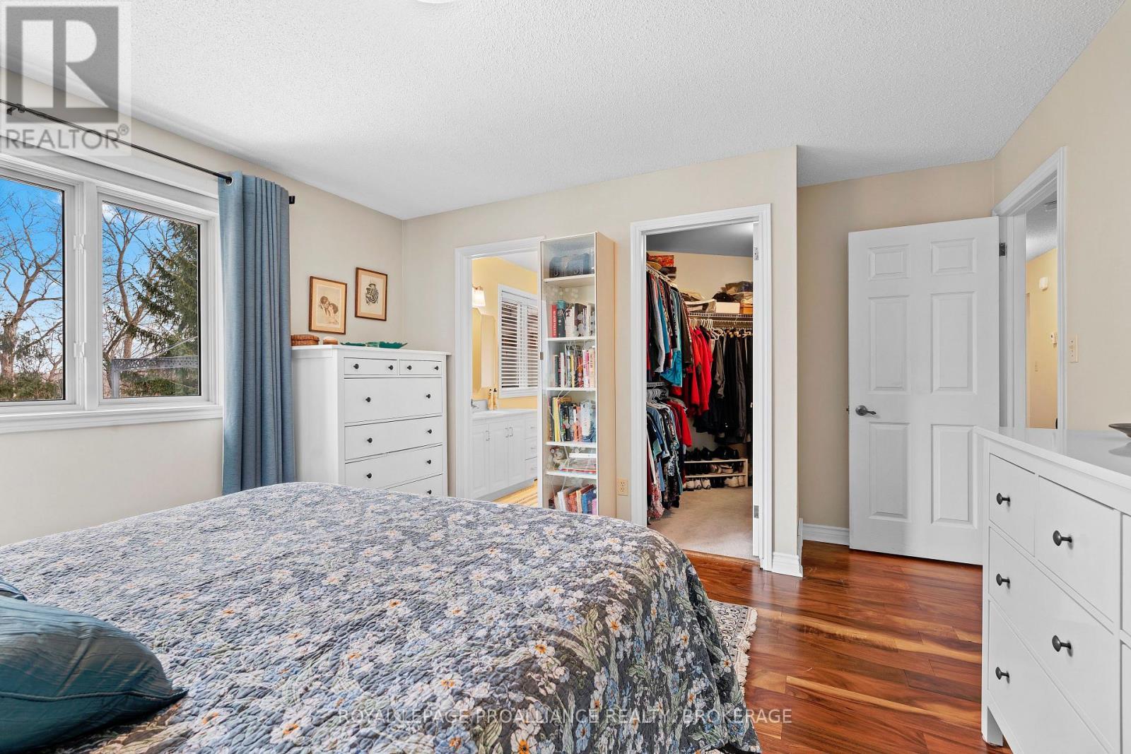 












254 FRIARHILL CRESCENT

,
Kingston (East Gardiners Rd),




Ontario
K7M8P4

