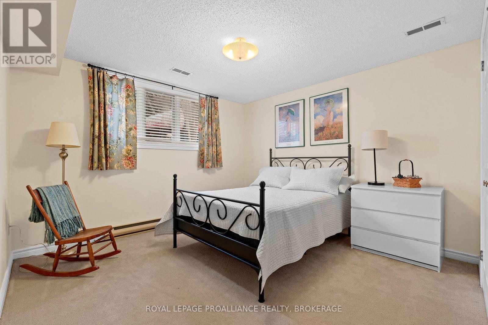 












254 FRIARHILL CRESCENT

,
Kingston (East Gardiners Rd),




Ontario
K7M8P4


