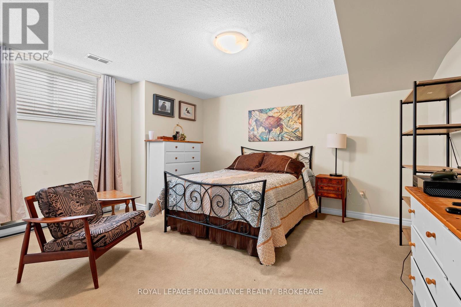












254 FRIARHILL CRESCENT

,
Kingston (East Gardiners Rd),




Ontario
K7M8P4


