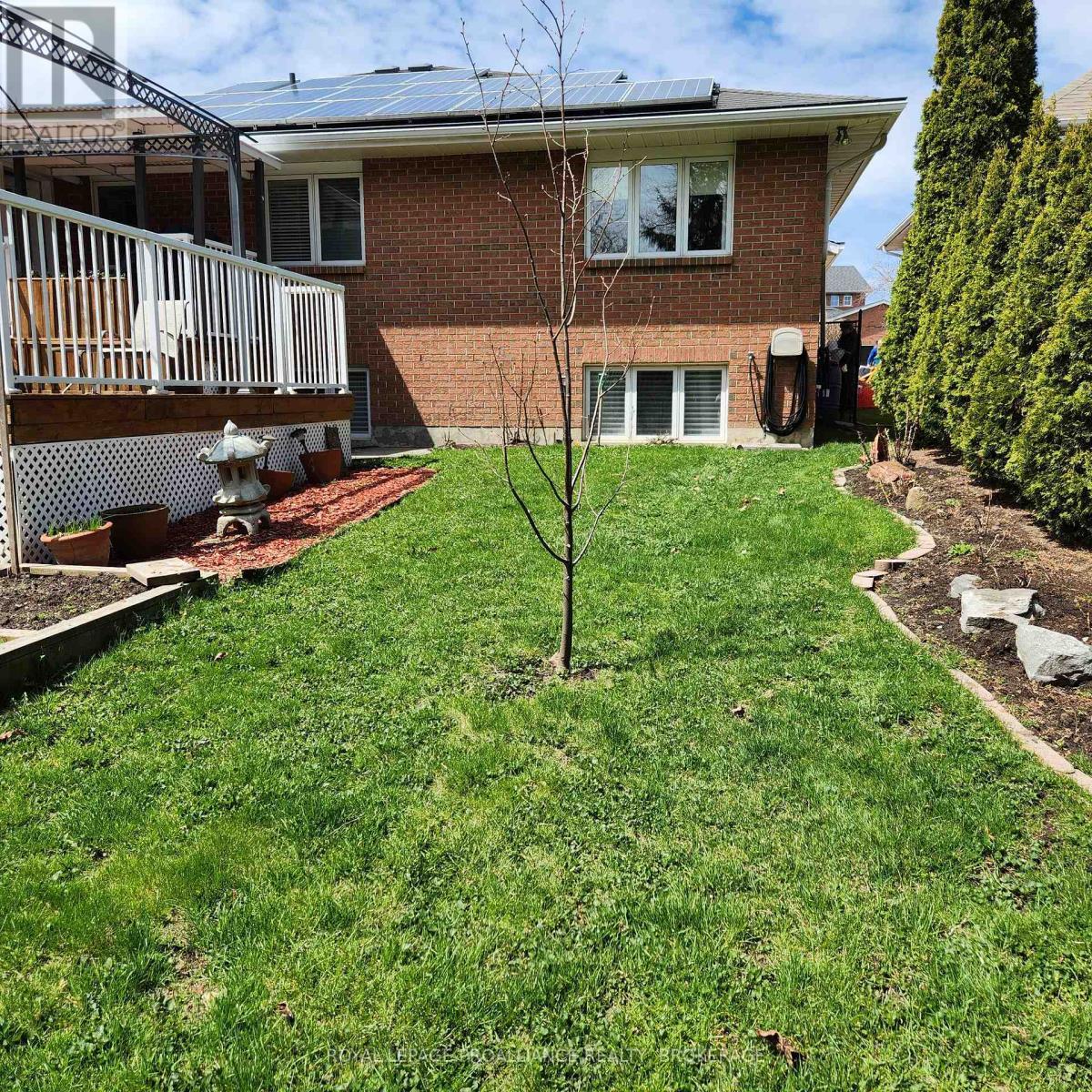 












254 FRIARHILL CRESCENT

,
Kingston (East Gardiners Rd),




Ontario
K7M8P4

