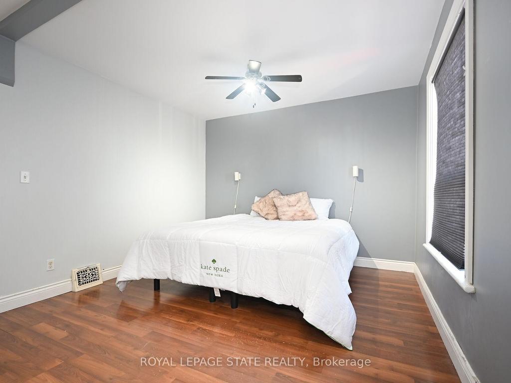 









200


Kensington

Avenue North,
Hamilton,




ON
L8L 7N7

