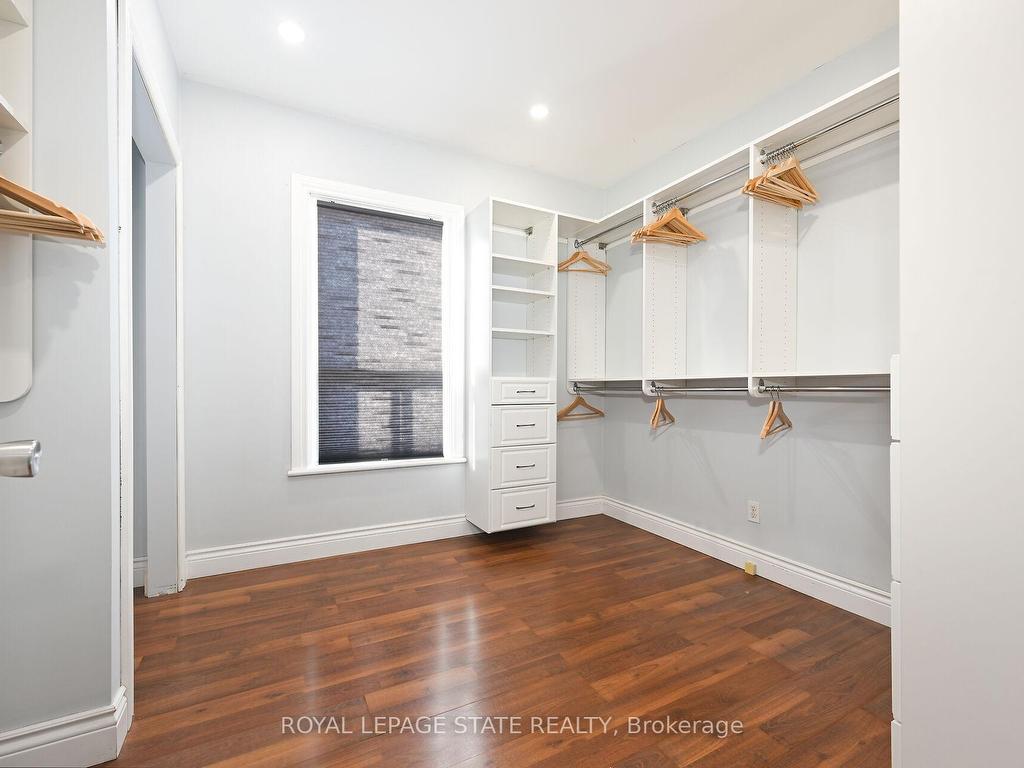 









200


Kensington

Avenue North,
Hamilton,




ON
L8L 7N7

