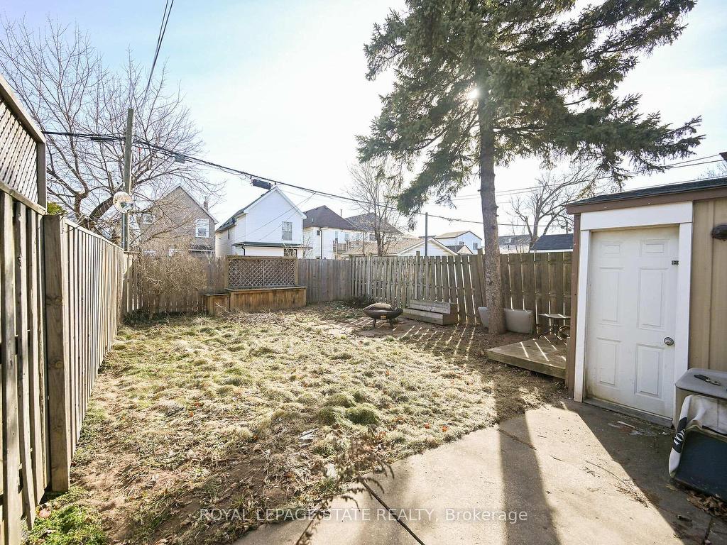 









200


Kensington

Avenue North,
Hamilton,




ON
L8L 7N7

